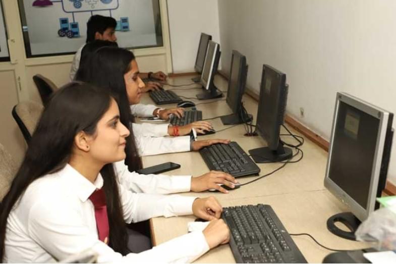 I Business Institute Greater Noida Computer Lab photo 10